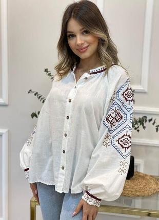 Колоритная рубашка вышиванка, украинская вышиванка, этатно рубашка с вышивкой