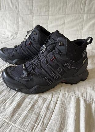 Adidas треккинговые ботинки terrex swift r2 mid gore-tex - 42,5 размер