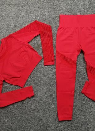 Спортивный костюм с перфорацией без пуш-ап (рашгард и леггинсы) красного цвета, размер m
