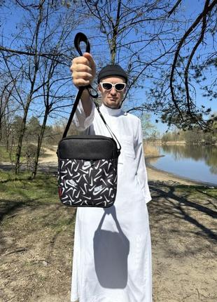Чоловіча спортивна барсетка nike чорна сумка через плече найк nike