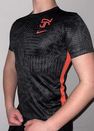 Спортивная футболка nike dri-fit, s-размер, оригинал, новое состояние