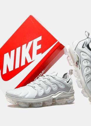 Air vapor max plus triple grey