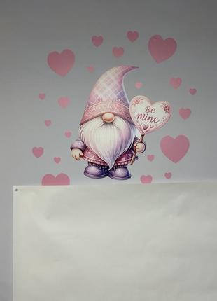 Интерьерная наклейка 60*50 см гном сердцеед