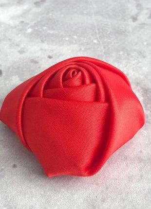 Декоративная атласная роза 3,5 см - красный