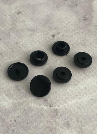 Пластикова кнопка 10 мм чорний k (50шт)