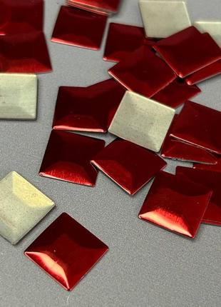10г - металлостразы термоклеевые, квадрат 13 мм - красный