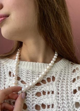 Брендовая подвеска с жемчужинами с логотипом