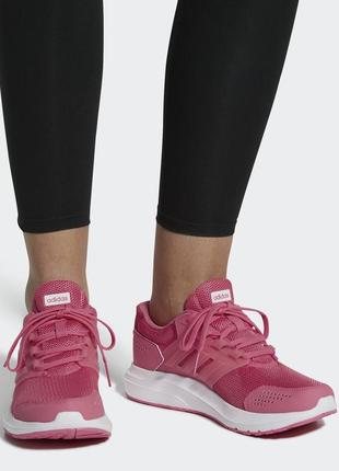 Кроссовки adidas оригинал 40,5 размера в идеальном состоянии