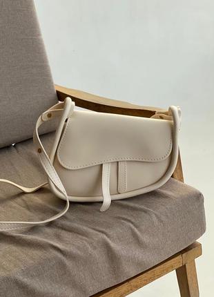 Женская сумка седло 7048 кросс-боди через плечо белая молочная1 фото