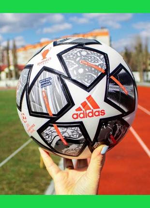 Футбольний мяч adidas