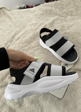 Adidas босоніжки
