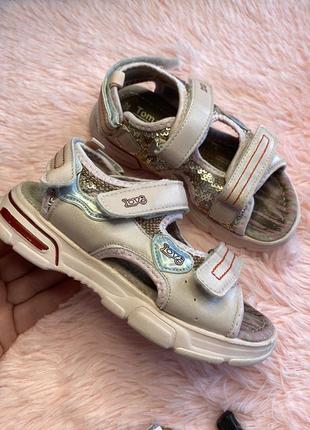 Босоножки для девочки