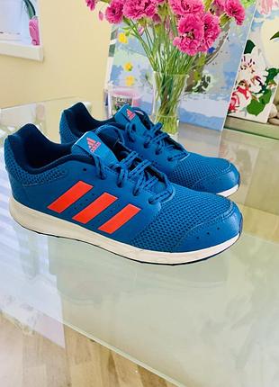 Кроссовки adidas