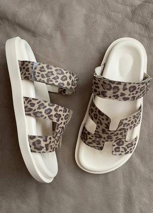 Шльопанці «герме»