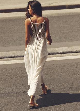 Длинное белое платье украшено ракушками от zara, размер xs*