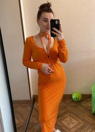 Сукня оранжевого кольору