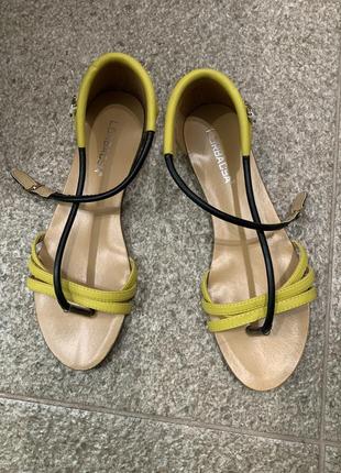 Жіночі босоніжки