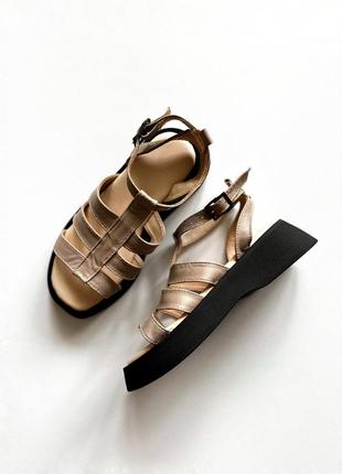 Новые актуальные бежевые моко кожаные босоножки сандалии