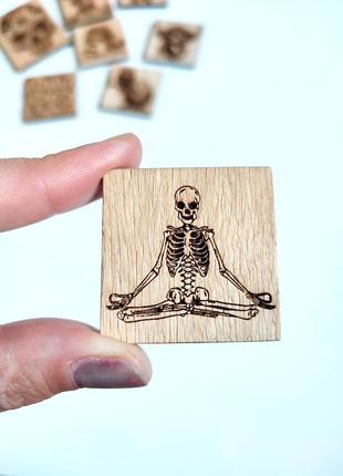 Магнит деревянный релакс медитация покой йог йога скелет череп all saints religion handmade 👉 4x4см