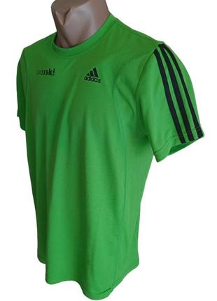 Яскрава зелена футболка бренда adidas оригінал