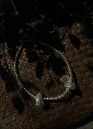 Ожерелье с жемчужинами и ракушками ручная работа