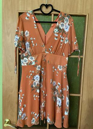 Нова жіноча сукня