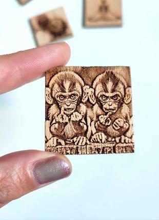 Магнит деревянный злые обезьяны fuck you monkeys handmade 👉 4x4см