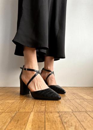 Нові чорні зручні туфлі босоніжки