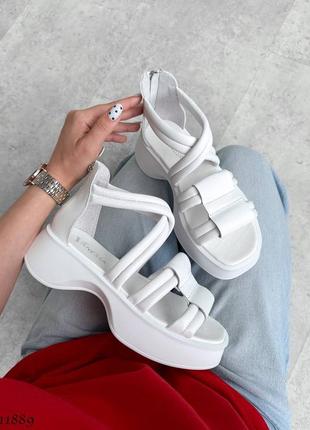 Босоножки женские кожаные