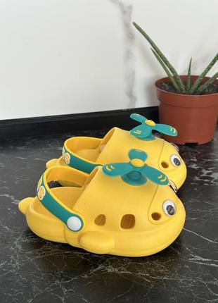Кроксы детские яркие, удобные и легкие