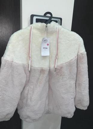 Шубка куртка стильная  на резинке  бомбер бело-розовая л-хл размер