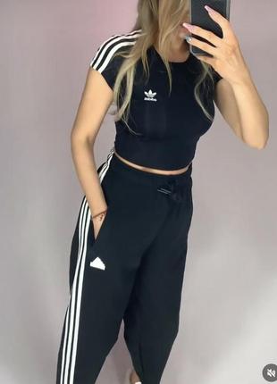 Спортивні штани чорні з лампасами adidas3 фото