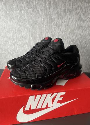 Кросівки nike air max plus tn “black/university red