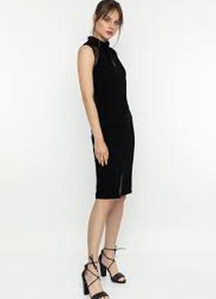 Базовое черное платье миди облегающее с чокером вырезом красивое от wallis
