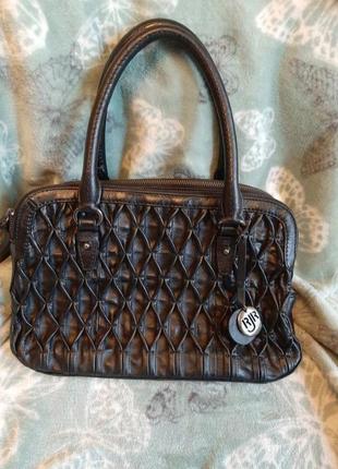 Брендова шкіряна сумочка