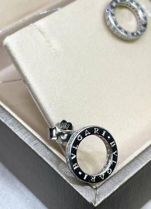 Серебряные серьги булгари bulgari пусетты гвоздики круг с камнями с логотипом надписью кла...
