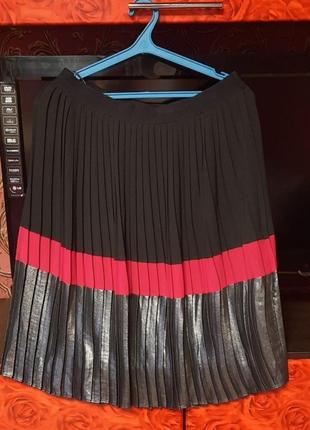 Плиссированная юбка с подкладом.