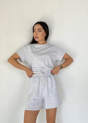 Женский костюм с шортами