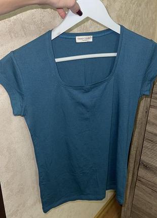 Фирменная футболка оригинальная базовая