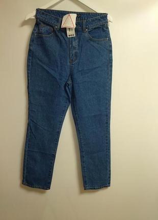 Крутезные рваные сзади джинсы высокая посадка размера m сток