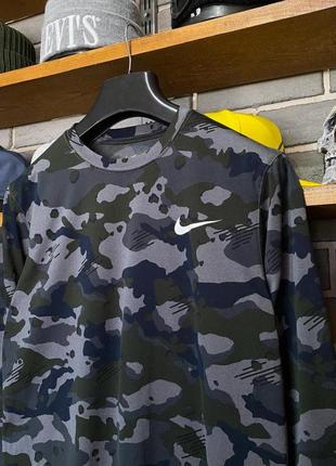 Спортивный лонгслив nike dri-fit camo