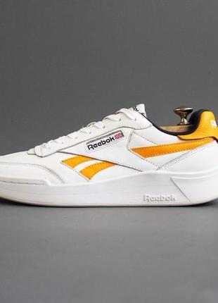 Кросівки шкіряні reebok club c revenge legacy white semi solar gold розмір 42