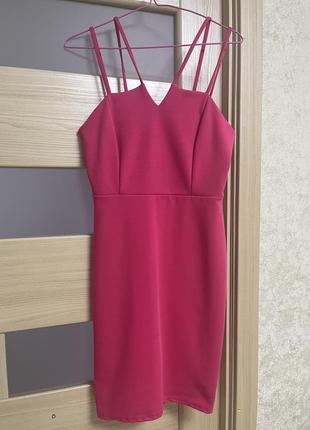 Стильна рожева сукня