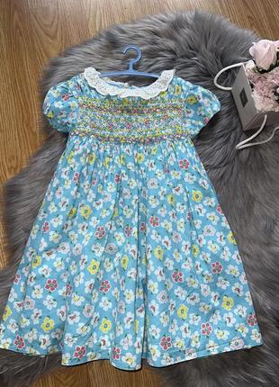 Невероятное нарядное стильное платье с воротничком из прошвы для девочки 4/5р mini biden
