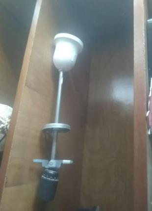 Крепление арматура для люстры со стеклянными рефлектором на одну лампу