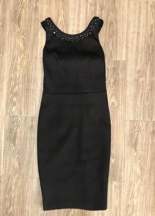 Вечернее платье с открытой спинкой