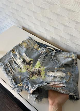 Короткие женские джинсовые шорты размер s