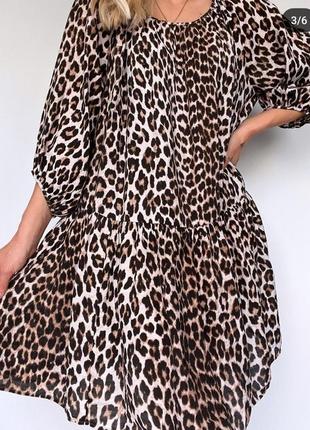 Трендовое оверсайз платье из вискозы в леопардовый и принт