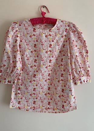 Цветочная блуза с объемными рукавами