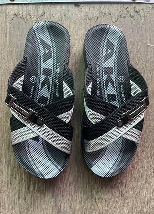 Новые мужские шлепки